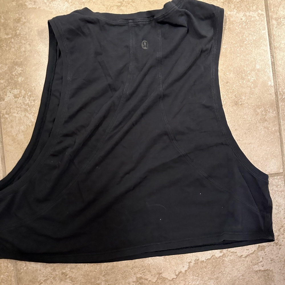 Lululemon black square cropped tank